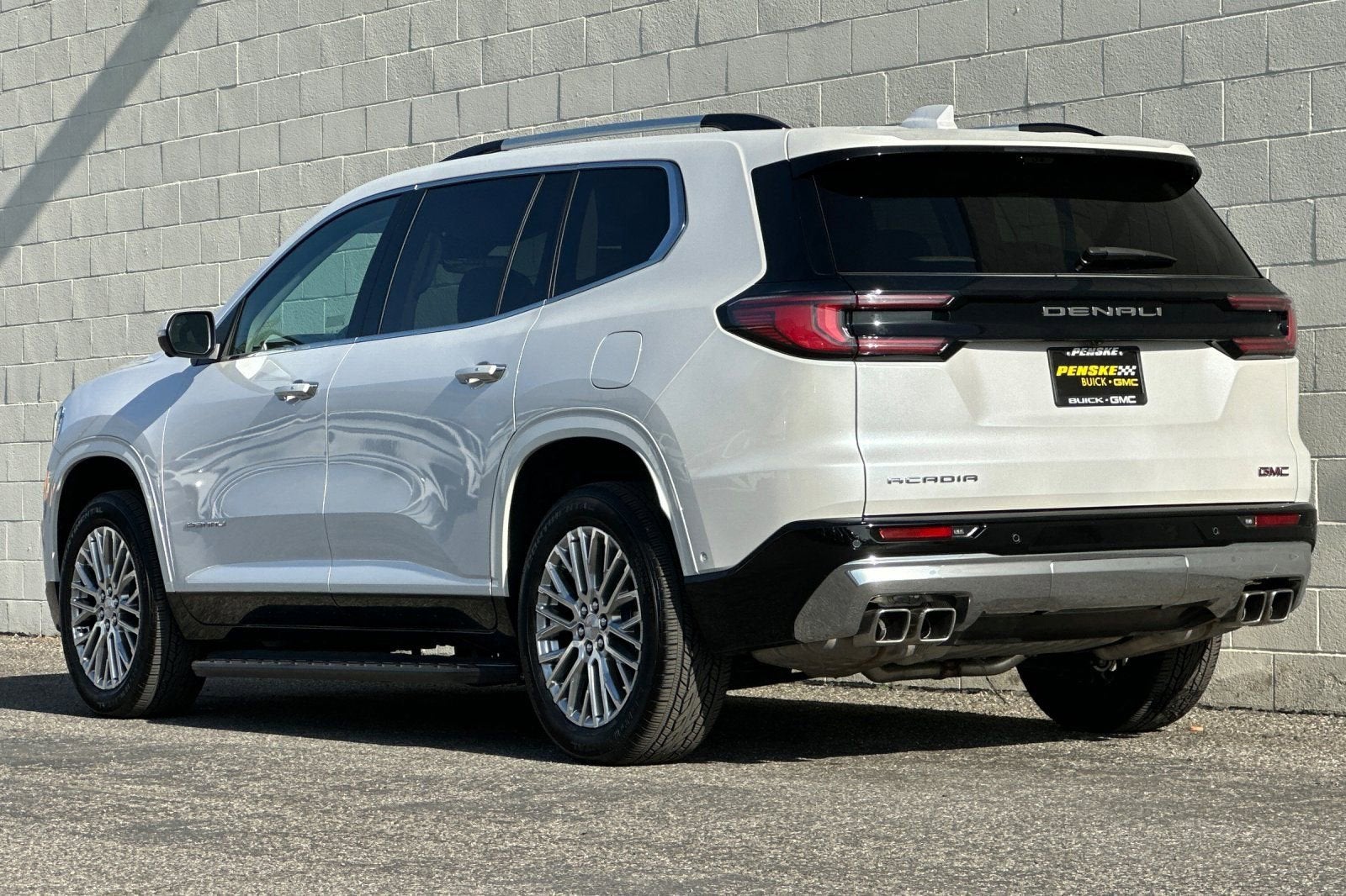 2025 GMC Acadia Denali