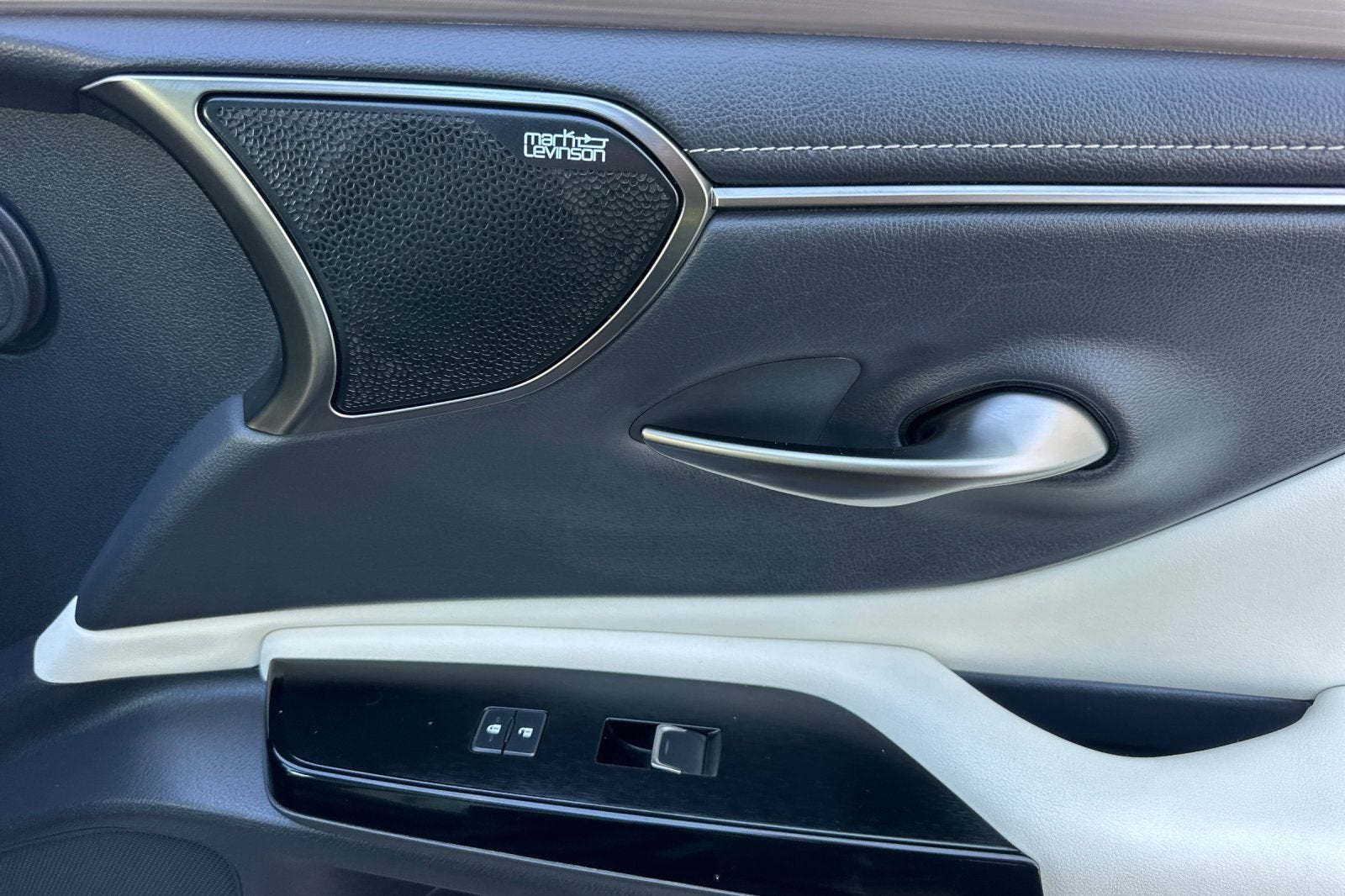 2023 Lexus ES ES 350 F SPORT Handling