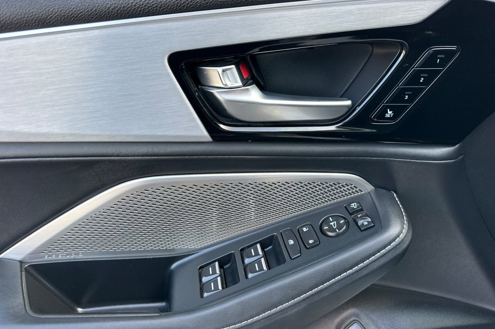 2023 Acura MDX w/Technology Package