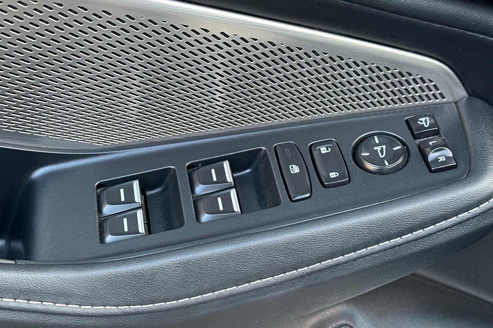 2023 Acura MDX w/Technology Package
