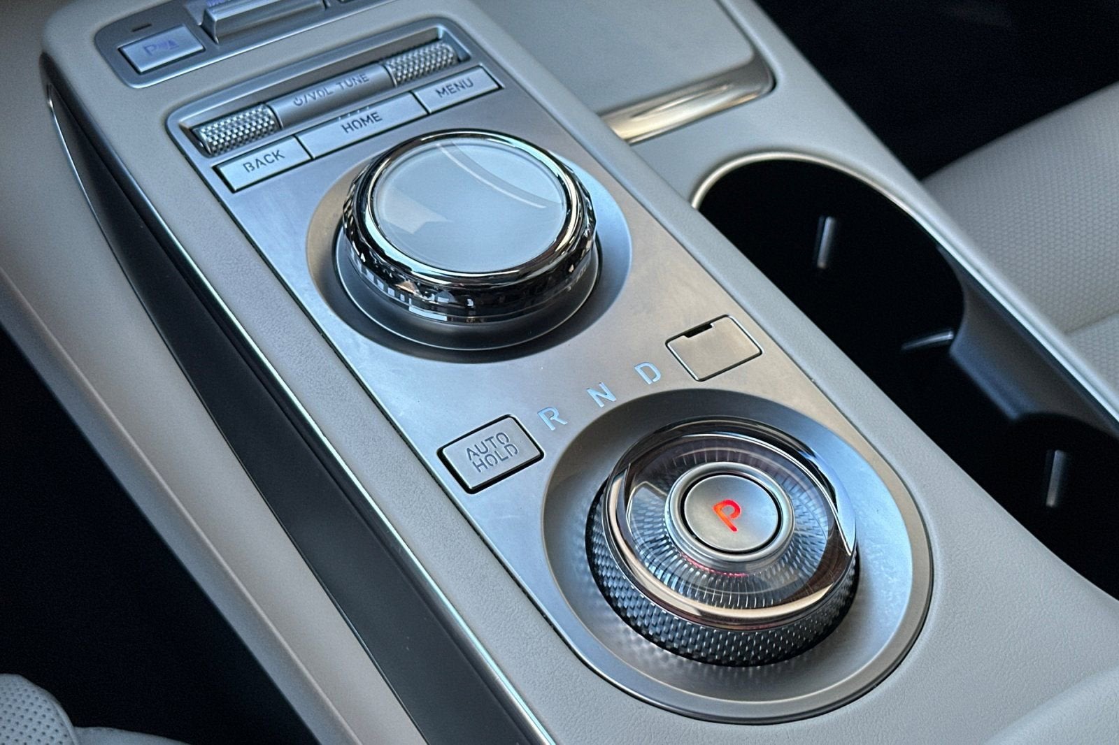 2024 Genesis GV70 2.5T