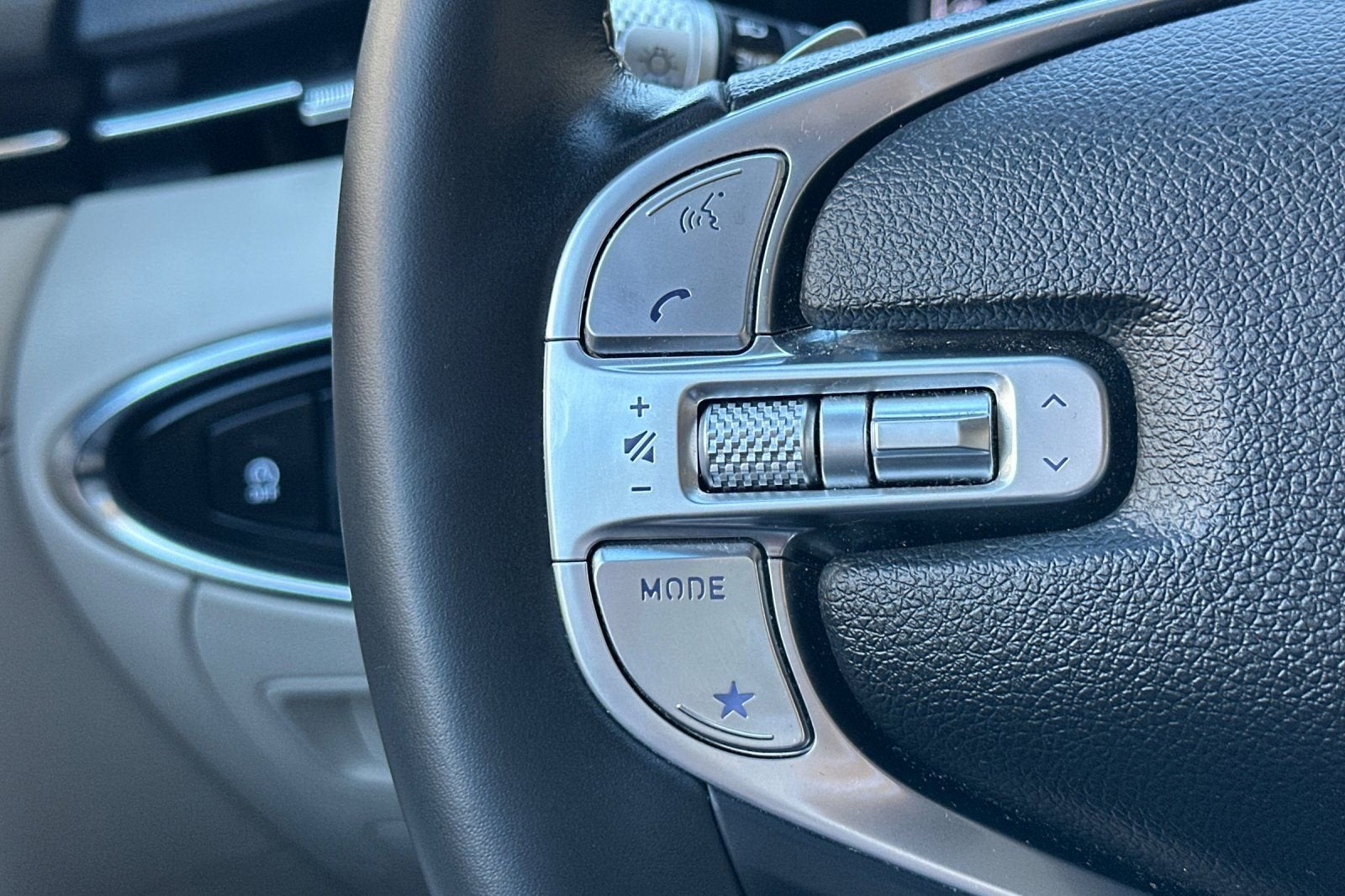 2024 Genesis GV70 2.5T