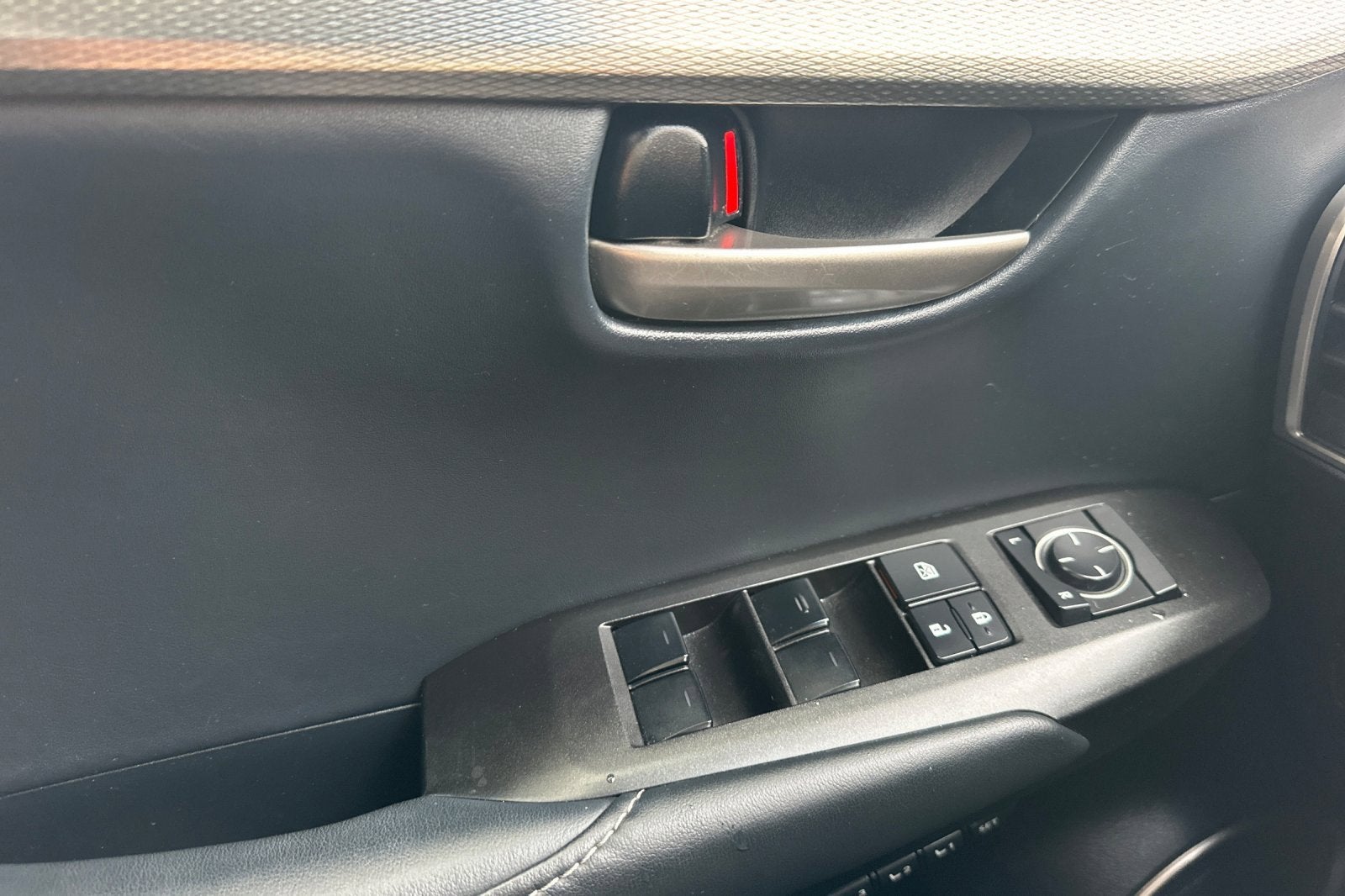 2015 Lexus NX 200t LUXU