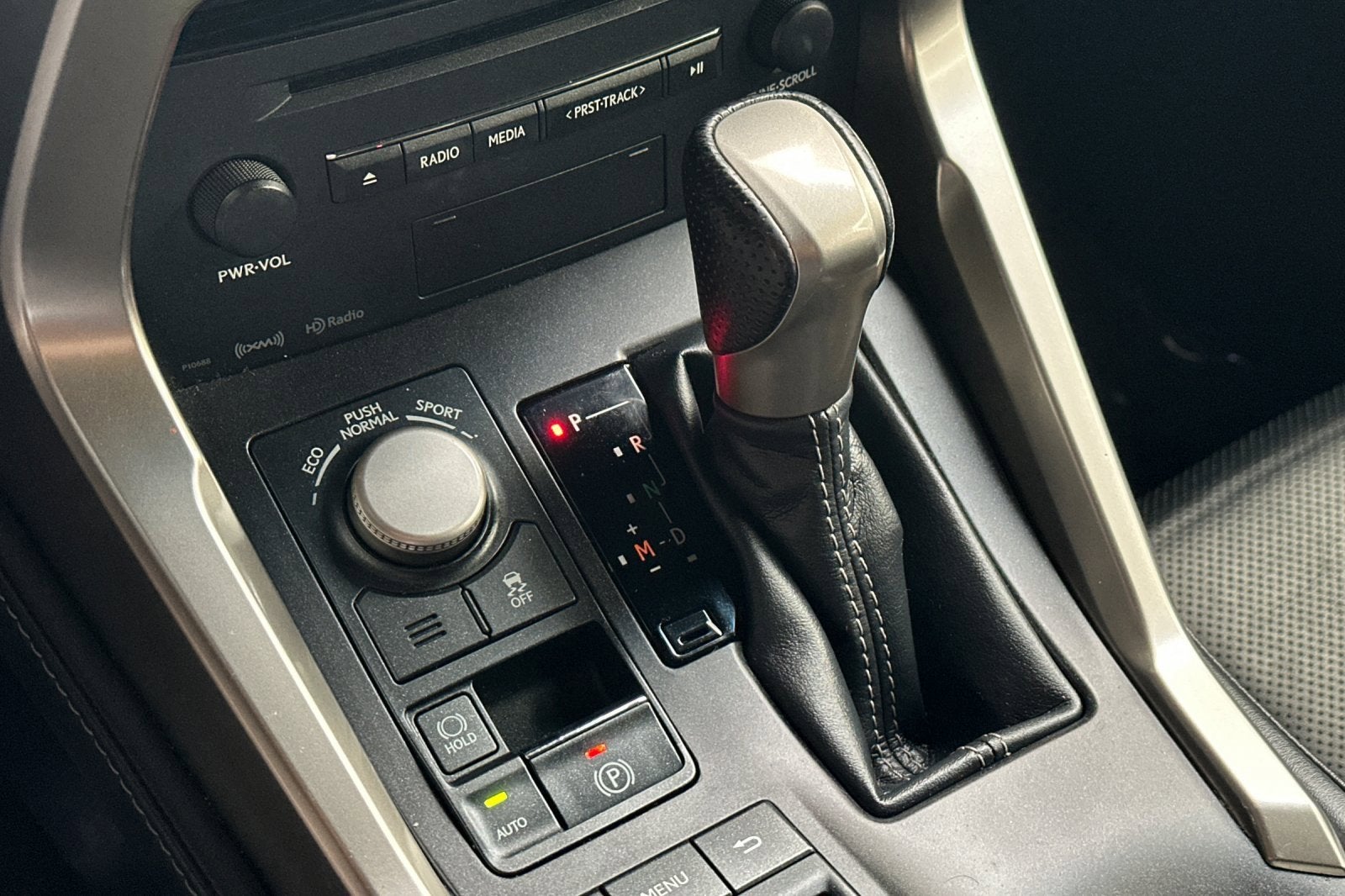 2015 Lexus NX 200t LUXU