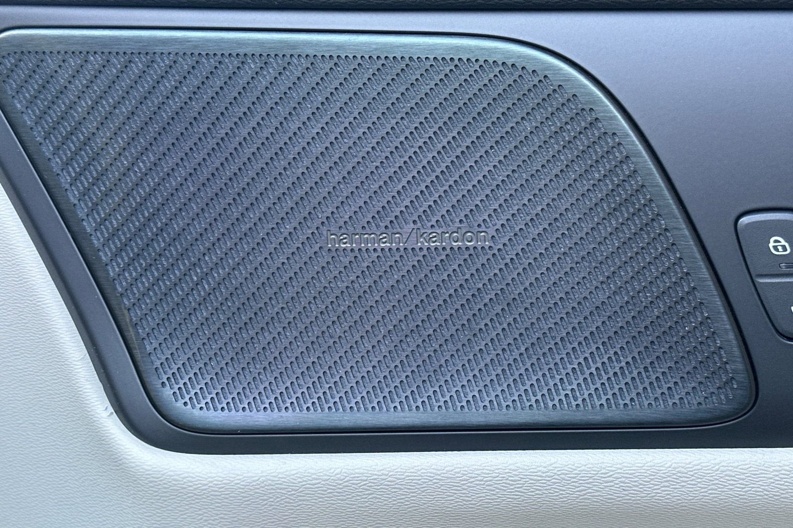 2022 Volvo V60 Cross Country T5