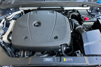 2022 Volvo V60 Cross Country T5
