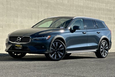 2022 Volvo V60 Cross Country T5