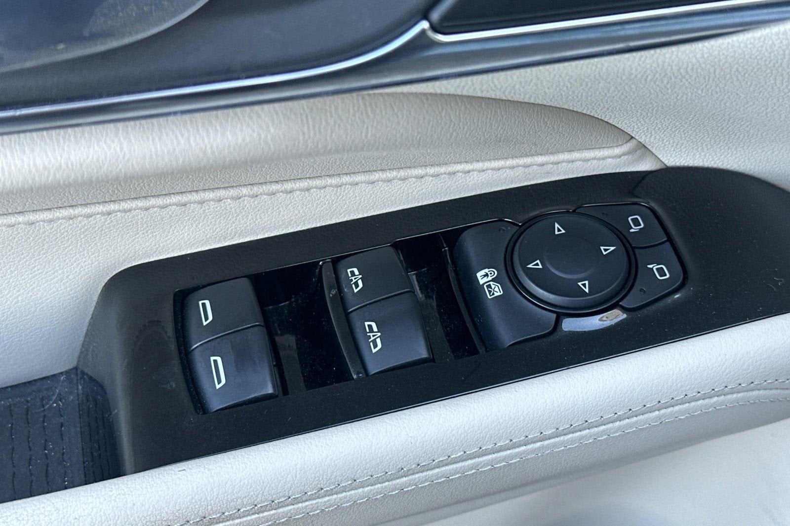 2023 Cadillac CT4 Luxury