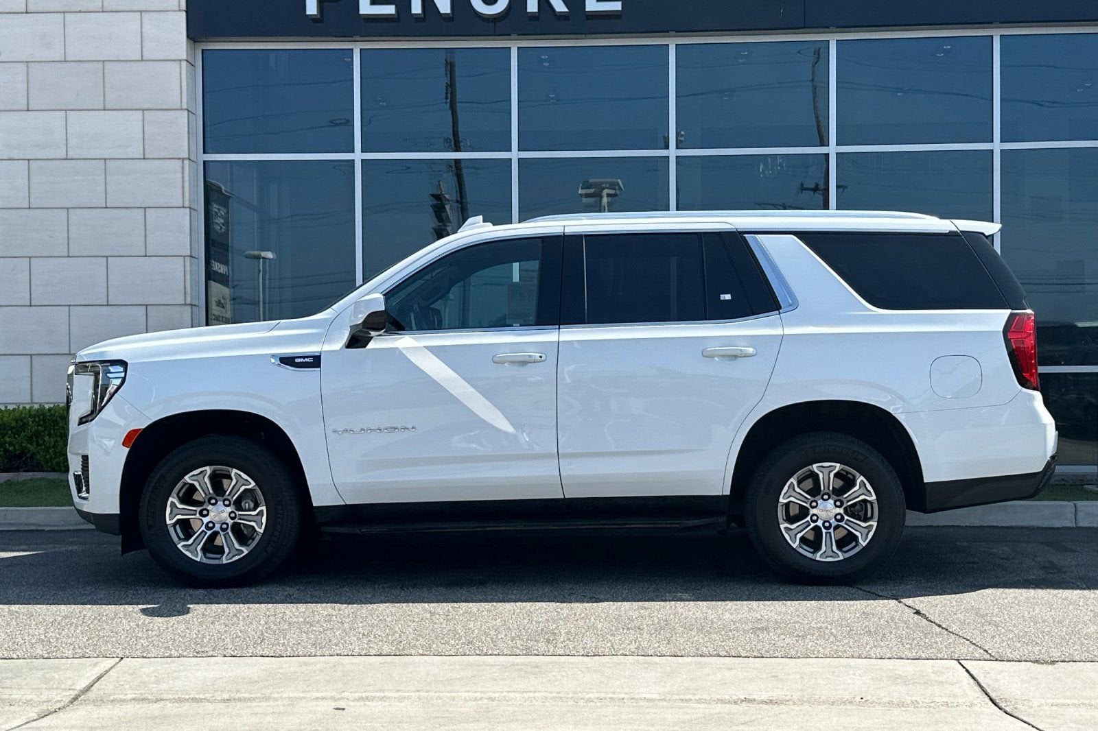 2022 GMC Yukon SLE