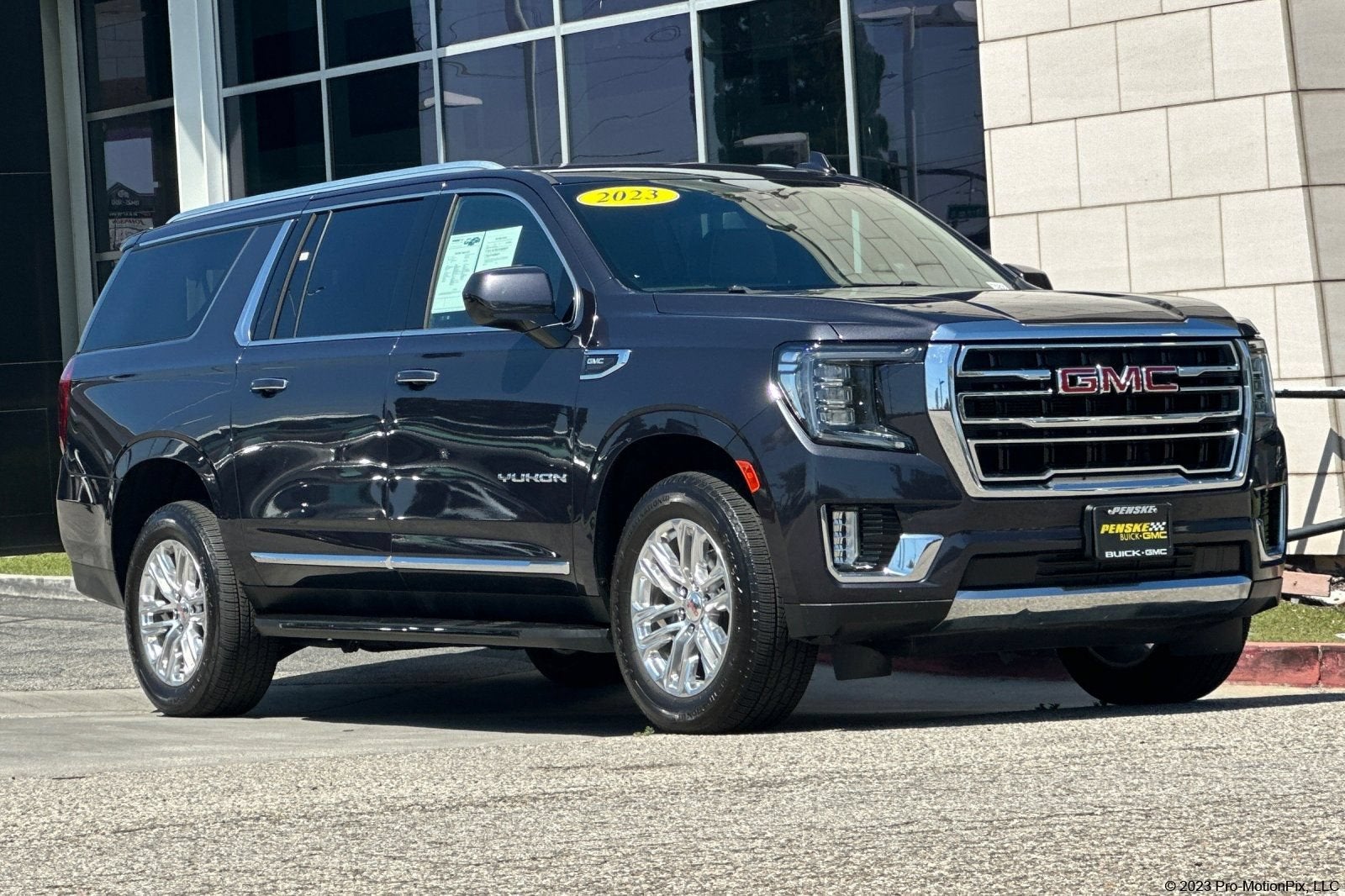 2023 GMC Yukon XL SLT