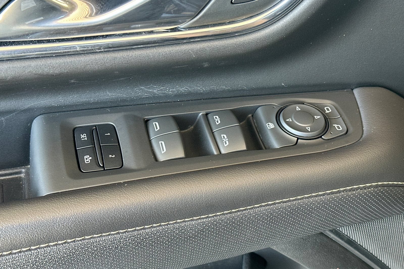 2023 GMC Yukon XL SLT