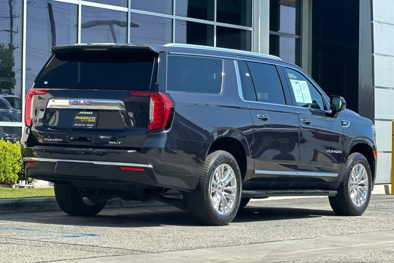 2023 GMC Yukon XL SLT