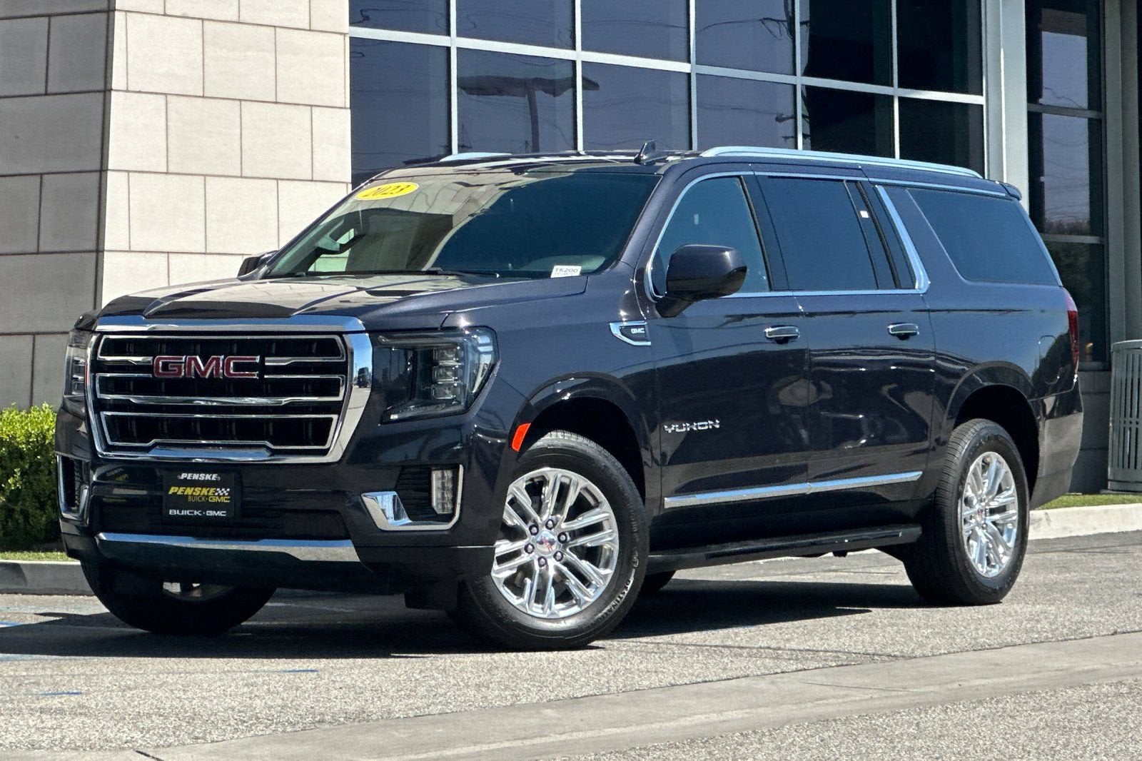 2023 GMC Yukon XL SLT
