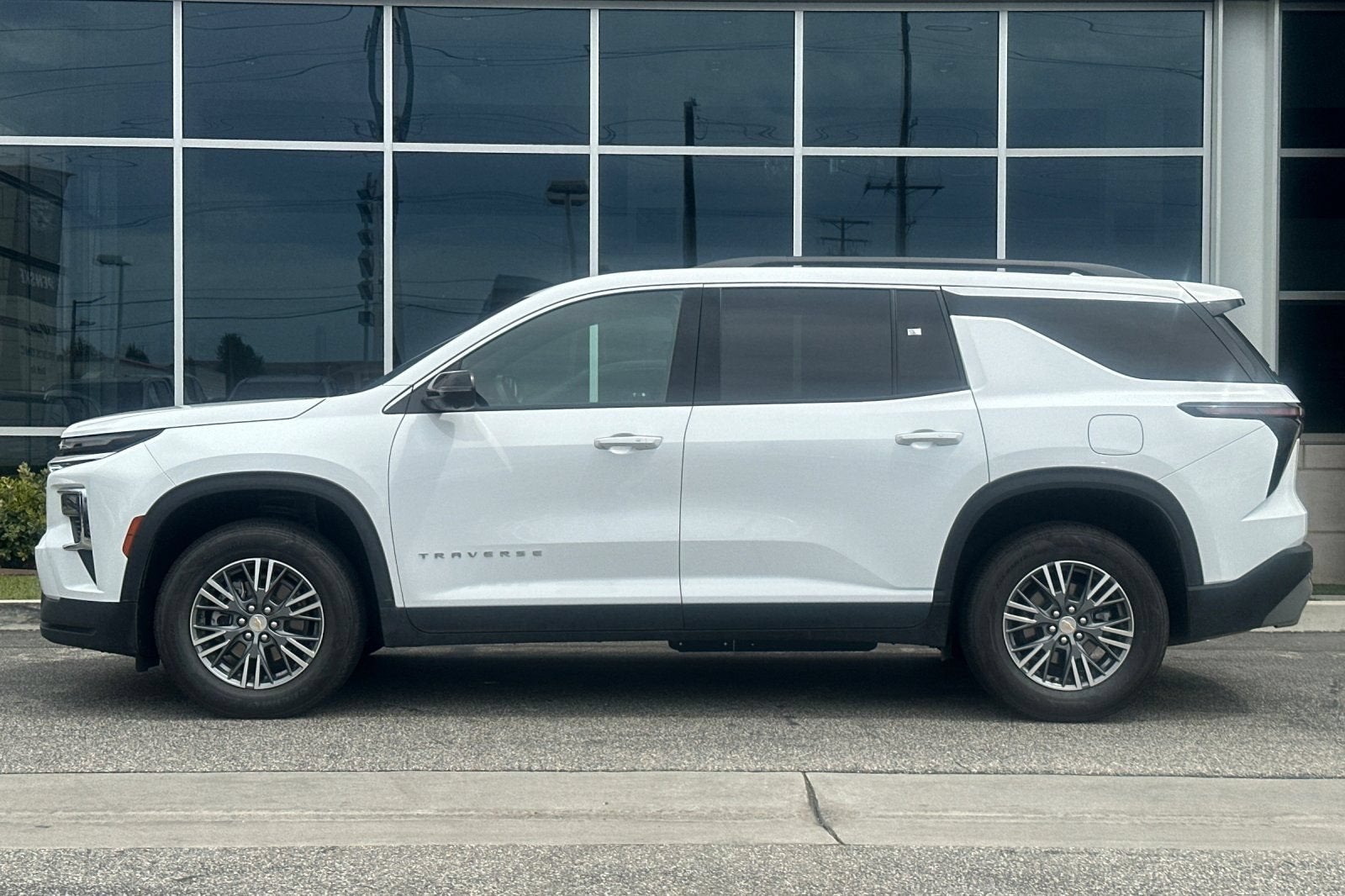 2024 Chevrolet Traverse LT