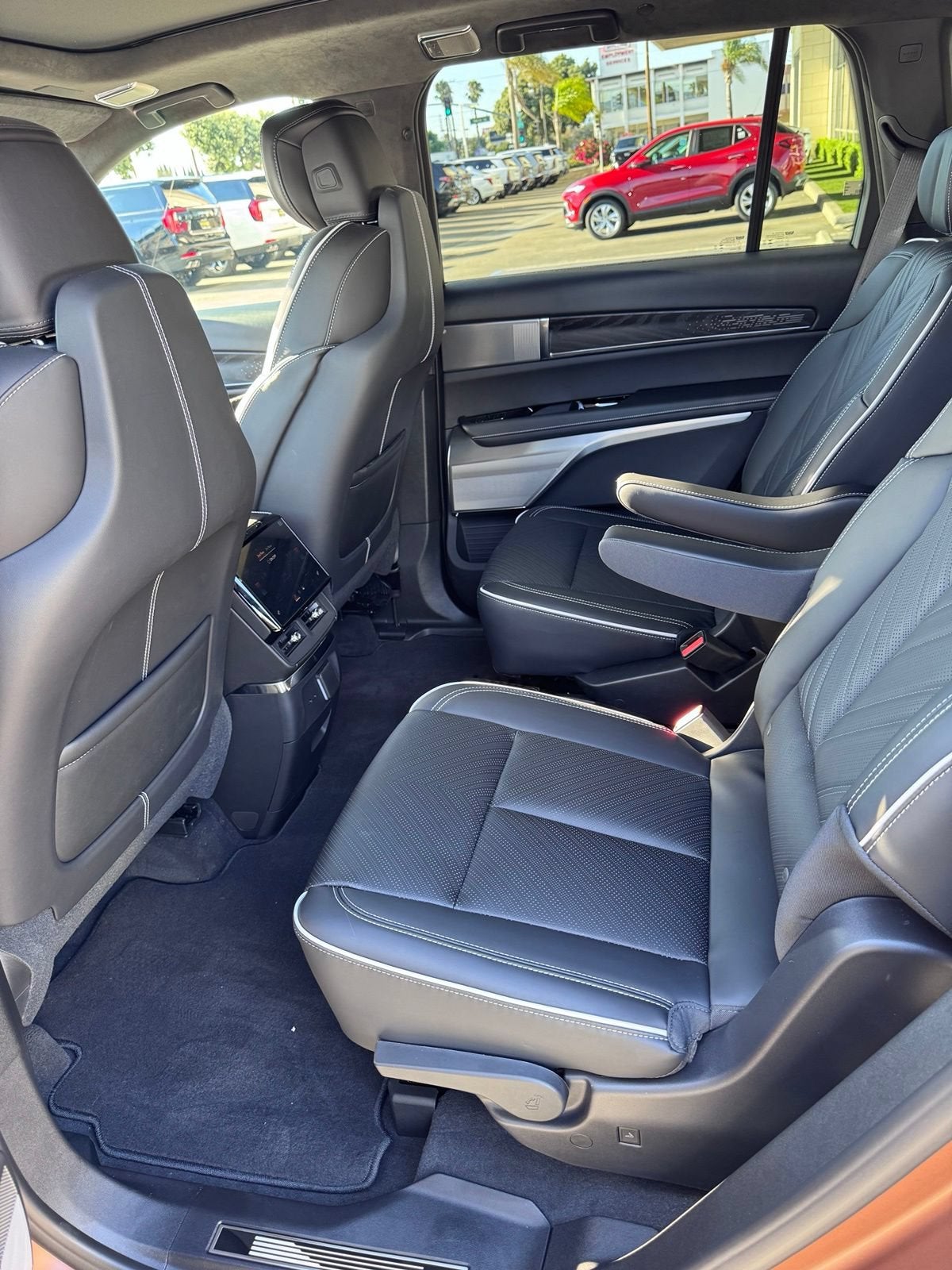 2027 Cadillac VISTIQ Platinum