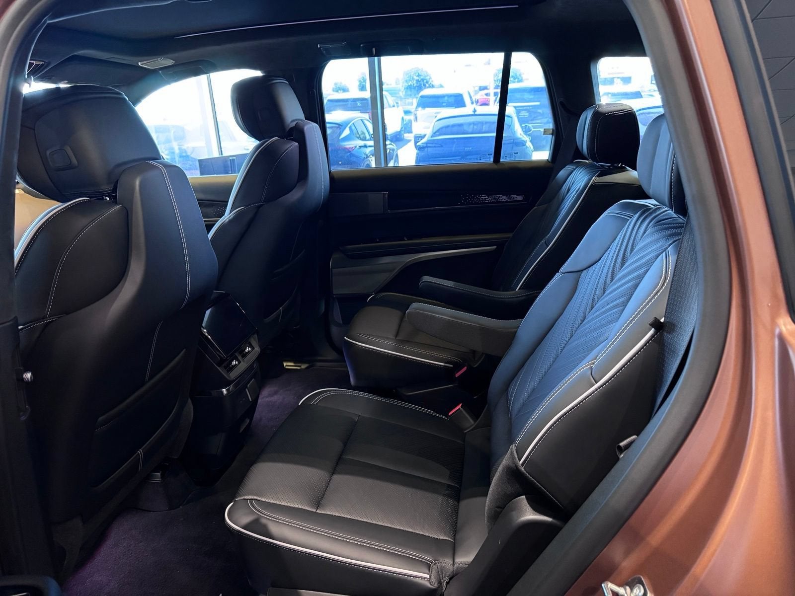 2027 Cadillac VISTIQ Platinum