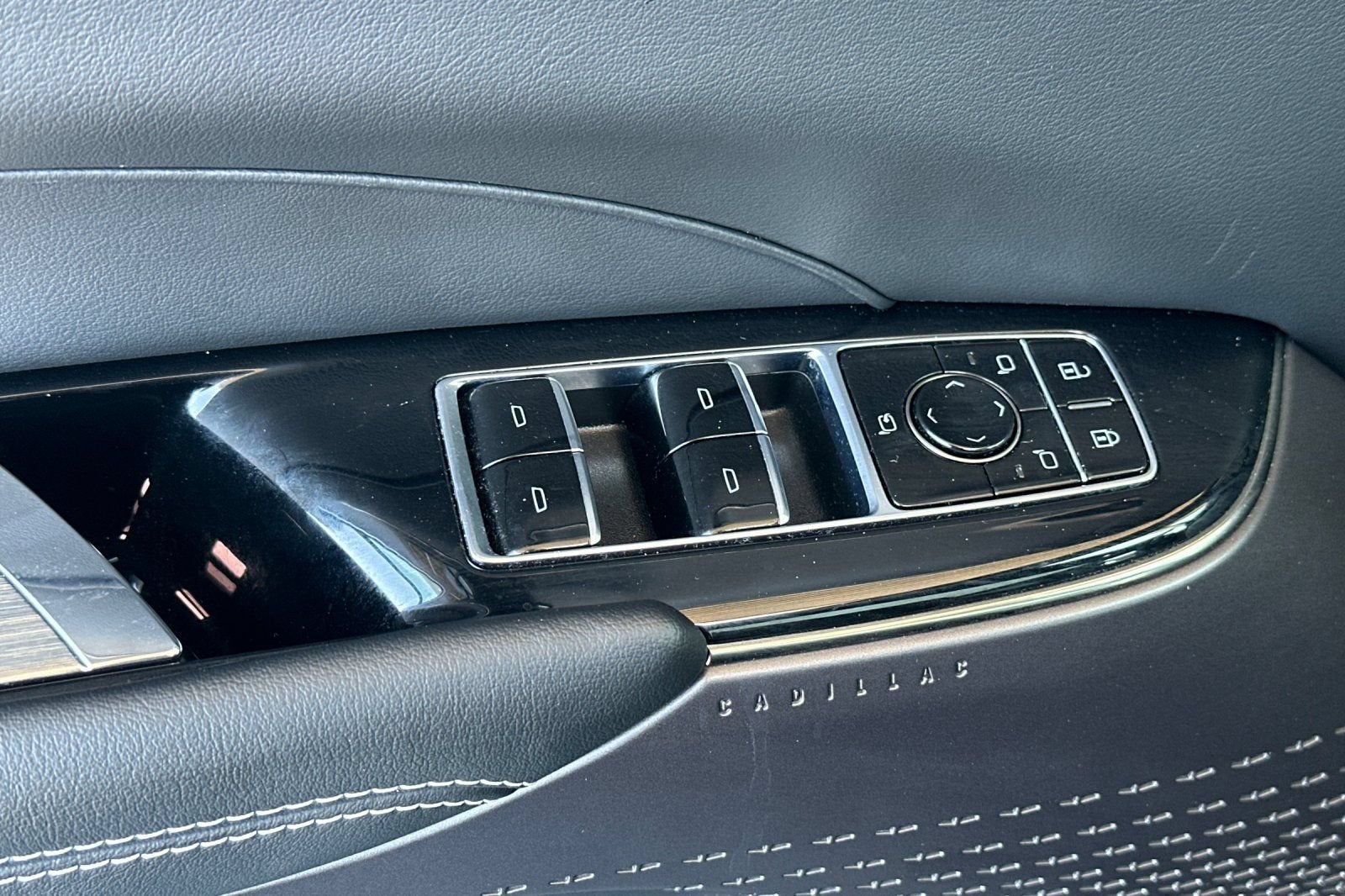 2024 Cadillac LYRIQ Sport 1