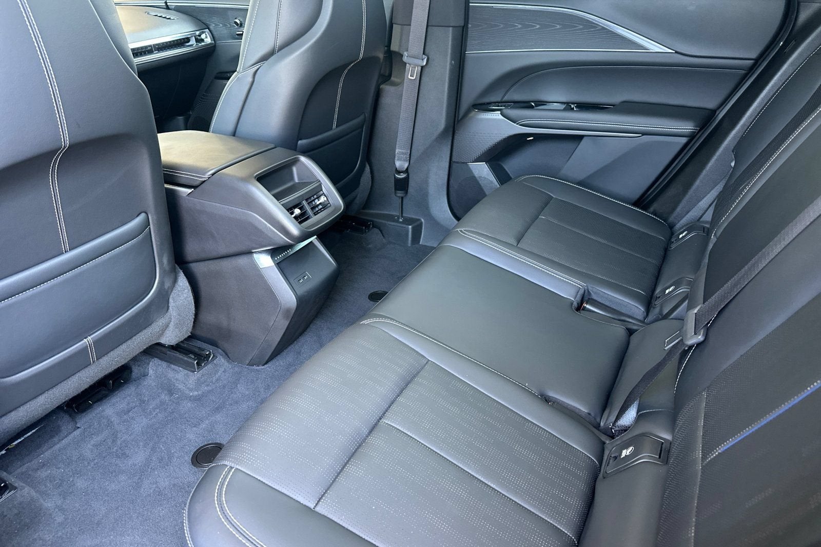 2024 Cadillac LYRIQ Sport 1