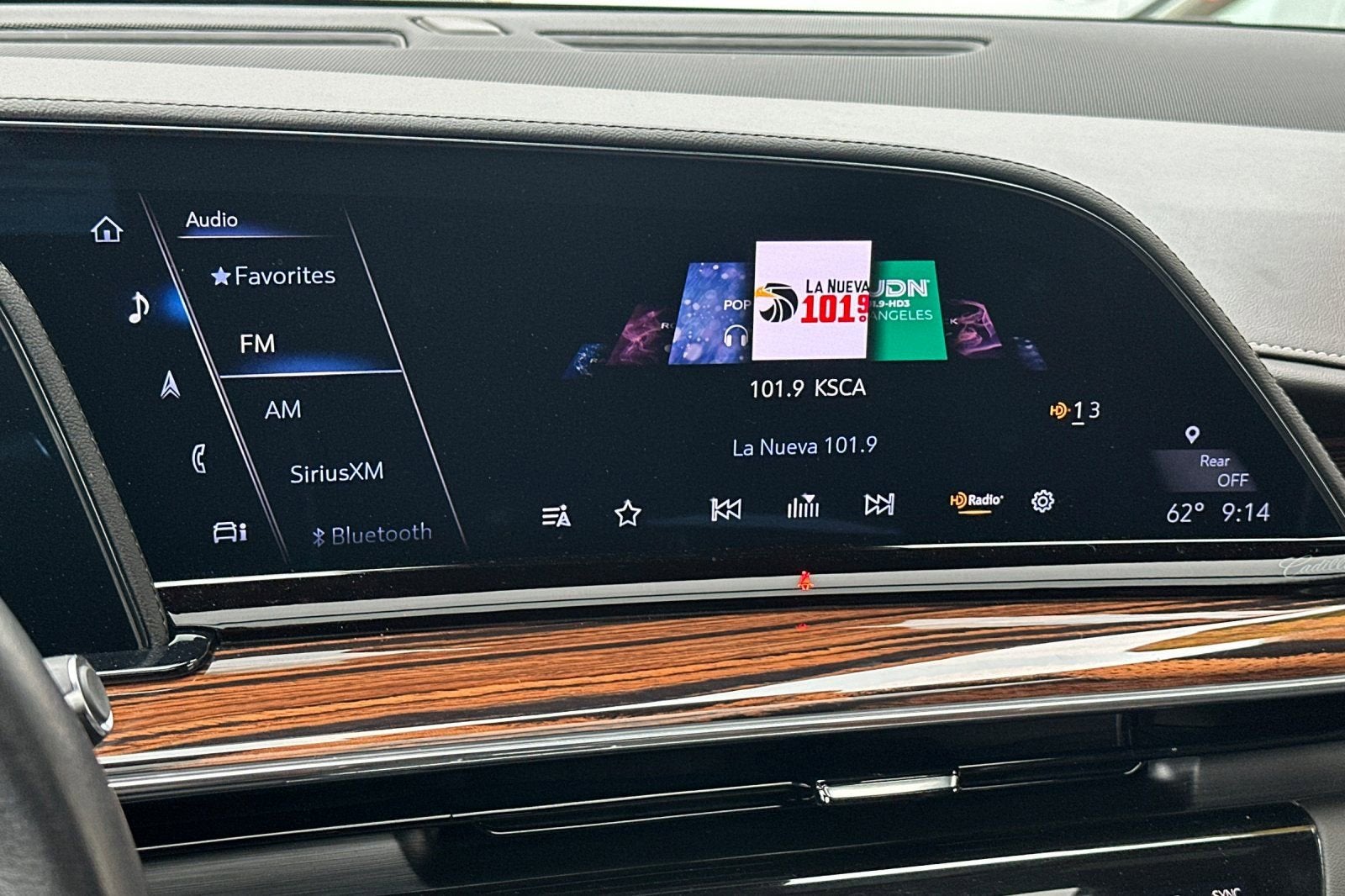 2024 Cadillac Escalade ESV Premium Luxury