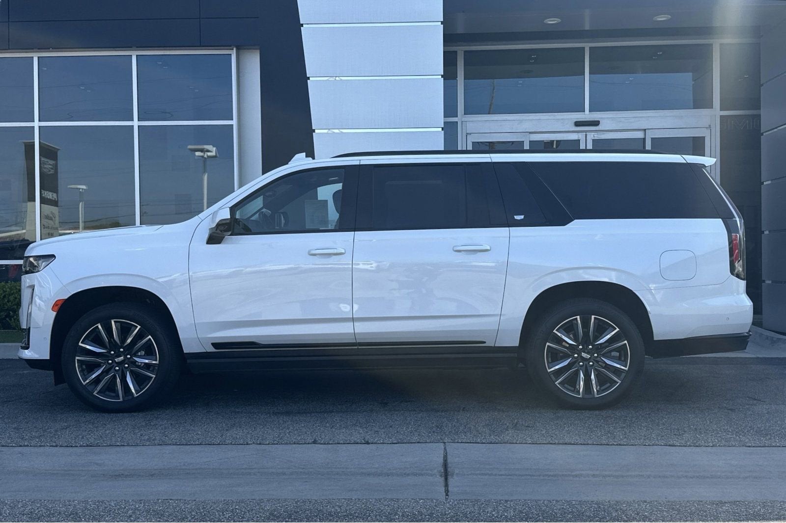 2024 Cadillac Escalade ESV Sport Platinum