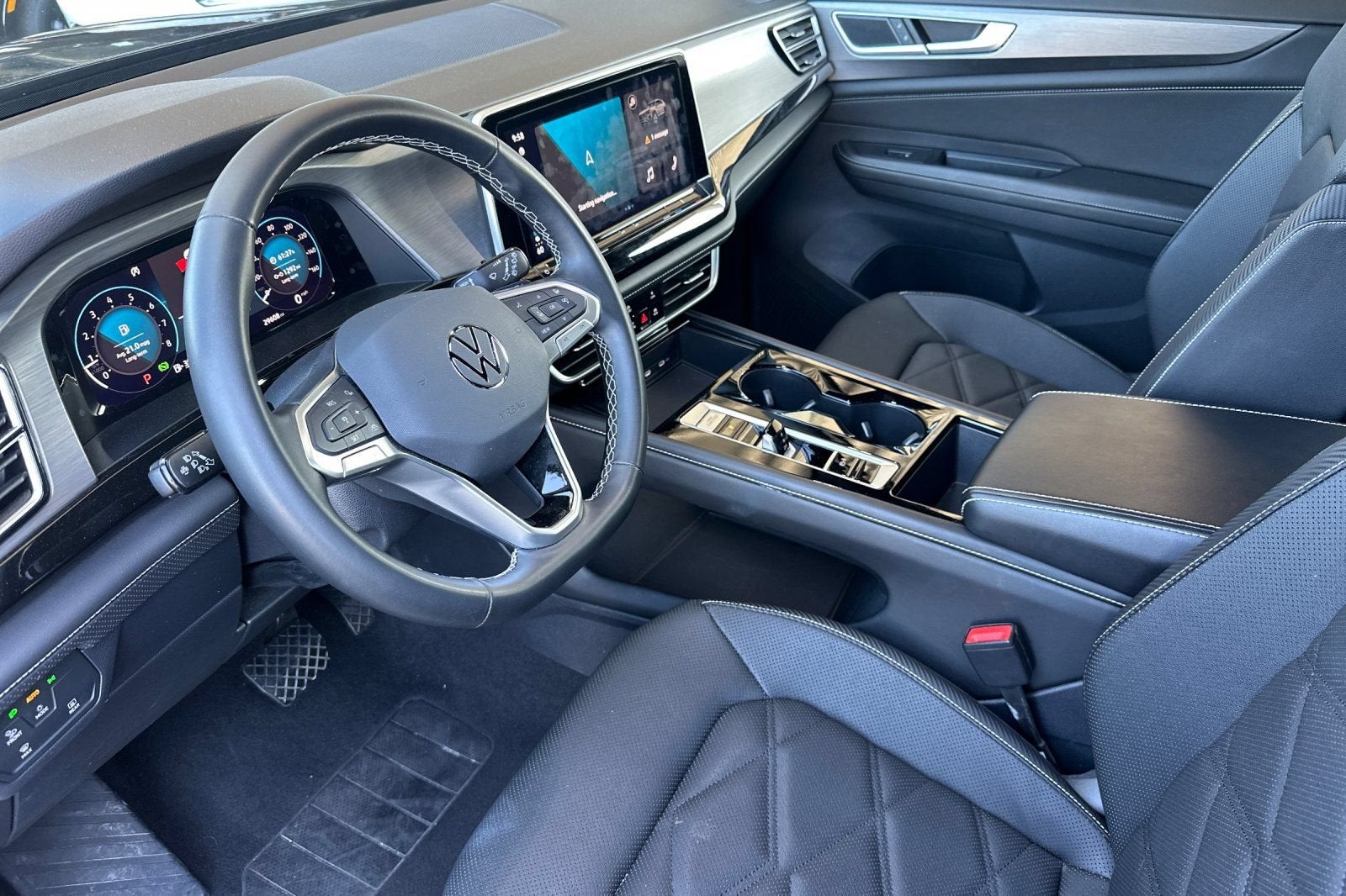 2025 Volkswagen Atlas Cross Sport 2.0T SE w/Technology