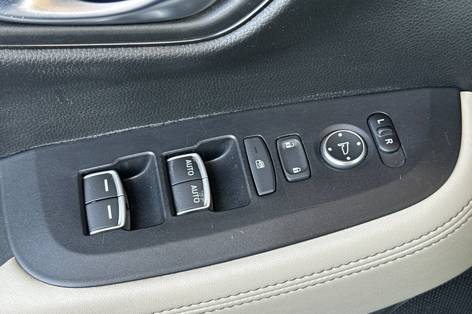 2024 Honda HR-V EX-L - Photo 12