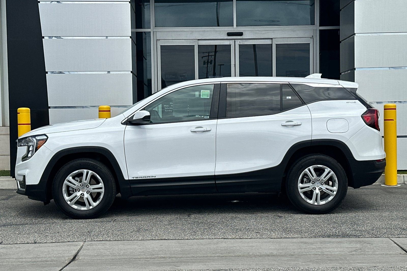 2024 GMC Terrain SLE