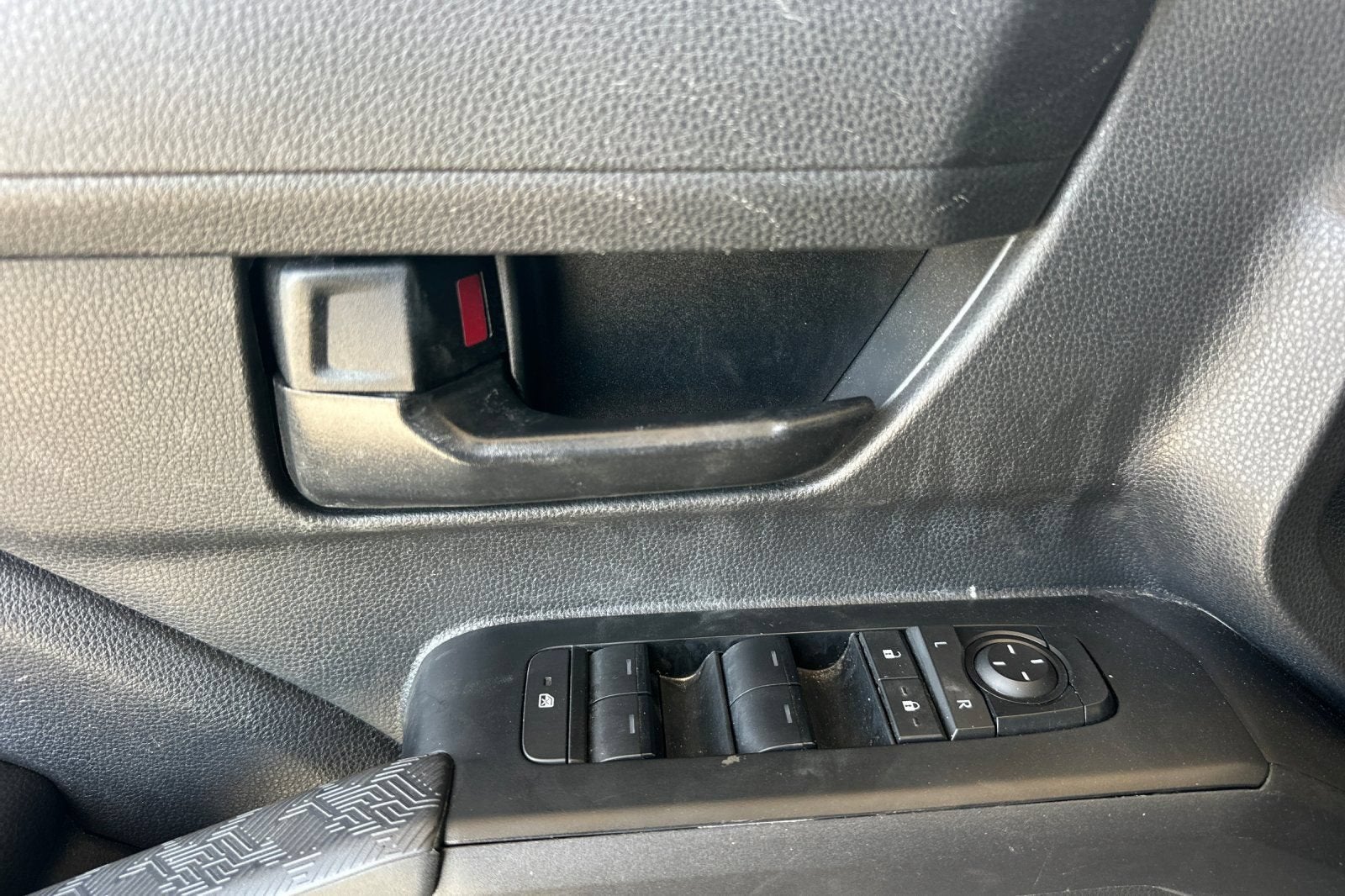 2025 Toyota Tacoma 4WD SR