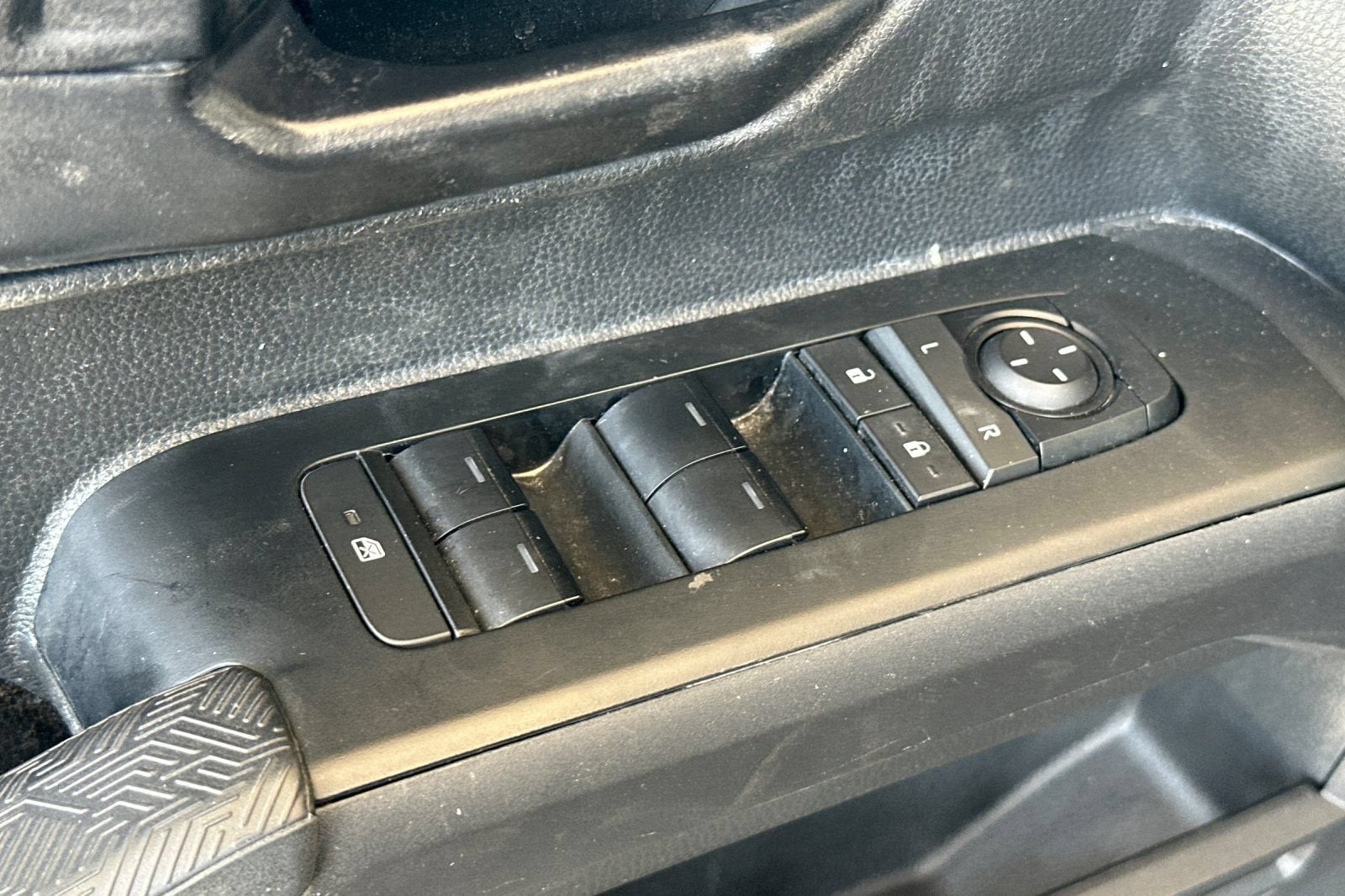 2025 Toyota Tacoma 4WD SR