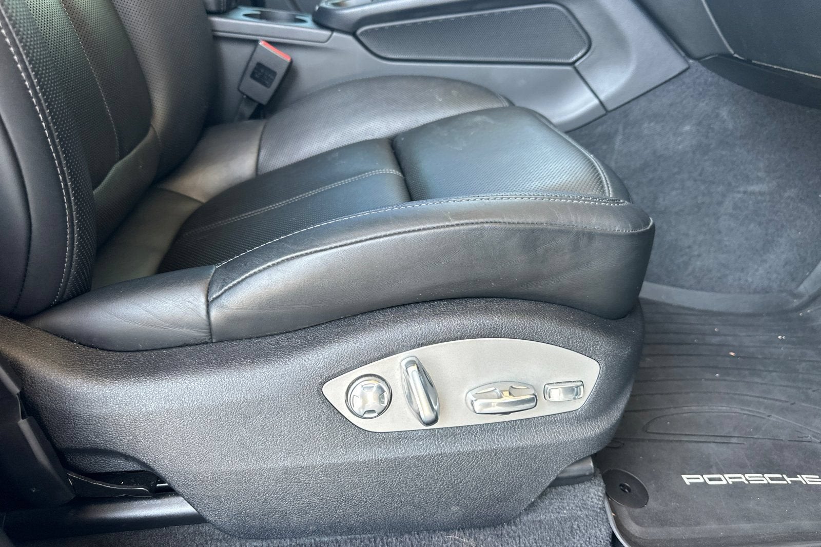2024 Porsche Macan NA