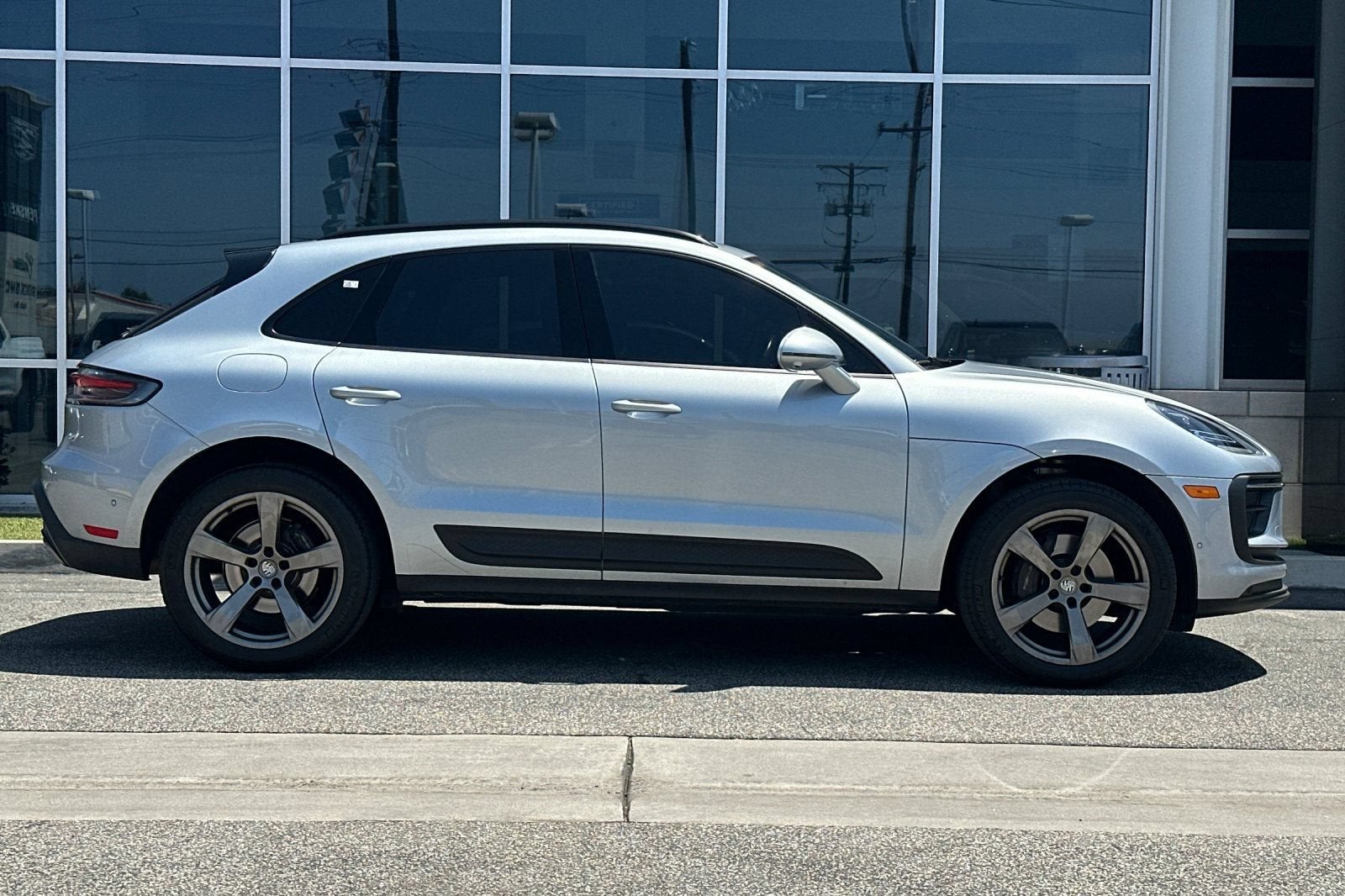2024 Porsche Macan NA