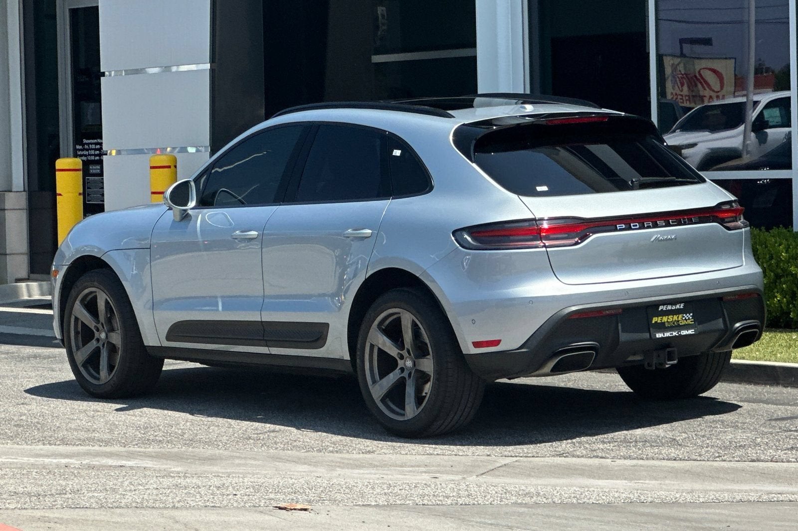2024 Porsche Macan NA
